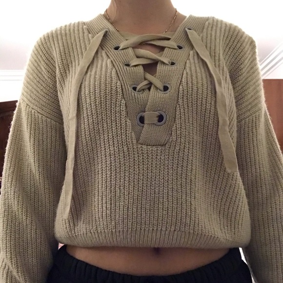 Lace up cozy cropped sweater - Picture 4 of 4
